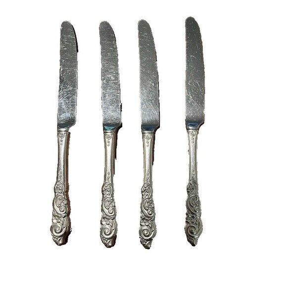 Oneida Deluxe Flatware 4 Dinner Knives Barcelona Floral Swirl Stainless Steel - Picture 1 of 3